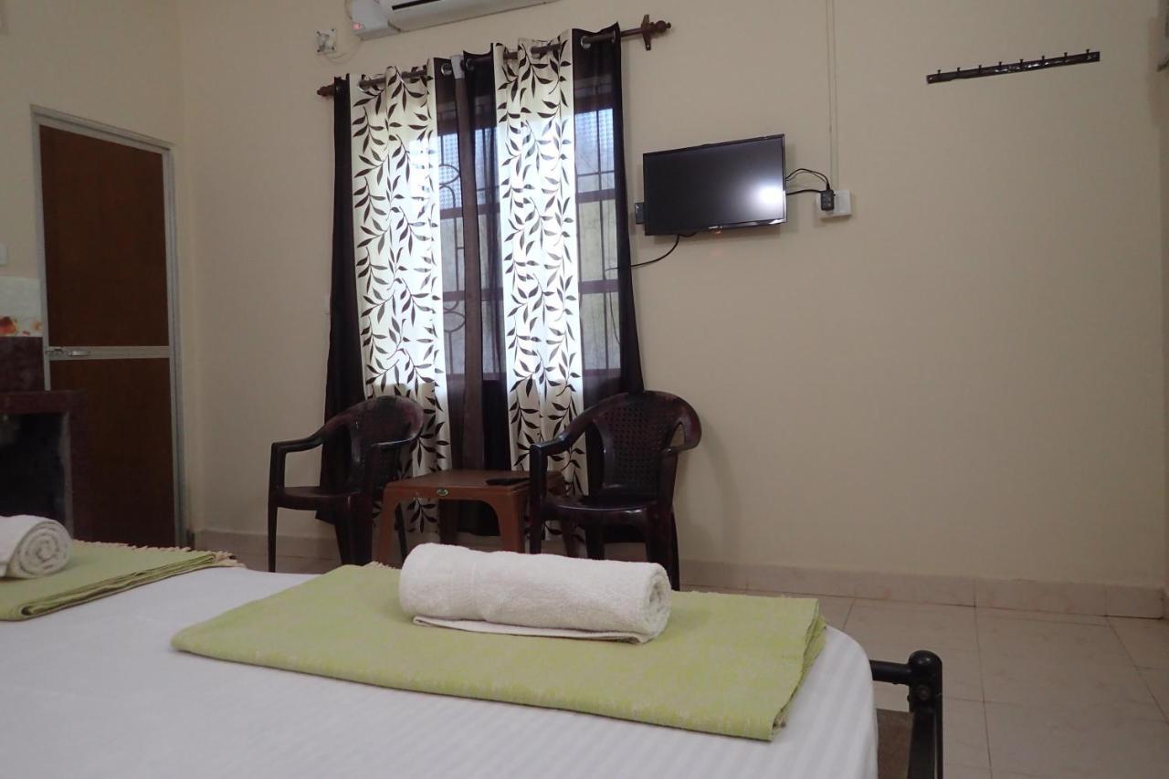 Bella Guest House Calangute Bagian luar foto