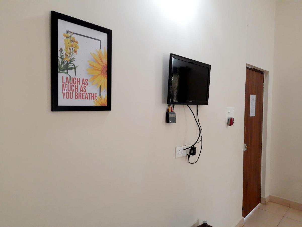 Bella Guest House Calangute Bagian luar foto